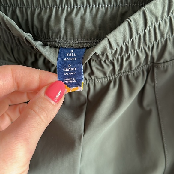 Old Navy Dark Green SleekTech Cargo Pants Size Small Tall - Picture 4 of 9